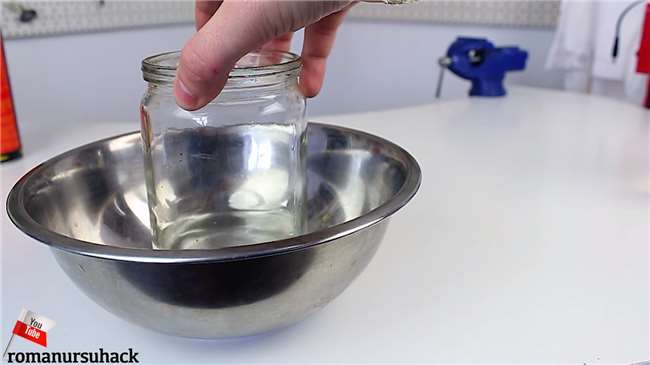 不用刀片要怎麼切開玻璃瓶?這招「油水切割術」看得我目瞪口呆!