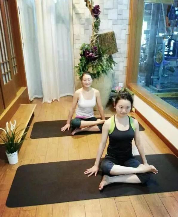 全套入門瑜伽25式,初學者必備!減肥又健身!!!