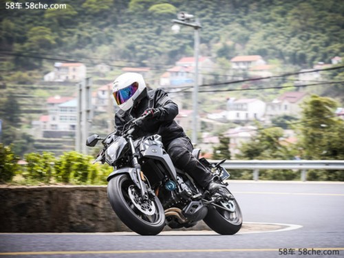 進階利器小鋼炮 試駕春風400NK摩托車