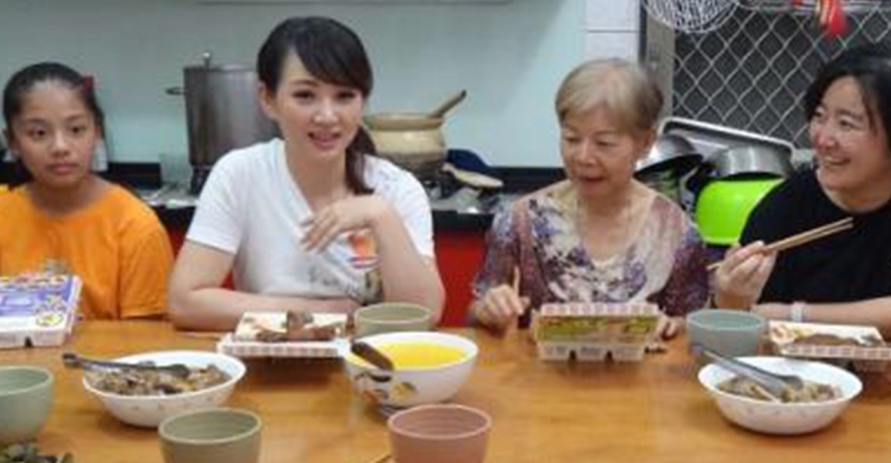 婆婆說:「母親節不用浪費錢送我東西!」,聰明的媳婦「郁方」聽了之後竟回了「這句」!女人快學起來!