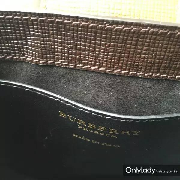 時髦開箱 | 金鍊條VS細皮帶 這款包任意切換御姐甜心「兩面派」
