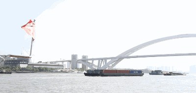 並不是因為房價太高,他才用150個貨櫃,在上海變出了這個無敵江景房