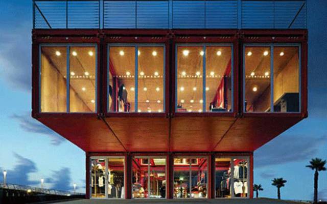 並不是因為房價太高,他才用150個貨櫃,在上海變出了這個無敵江景房