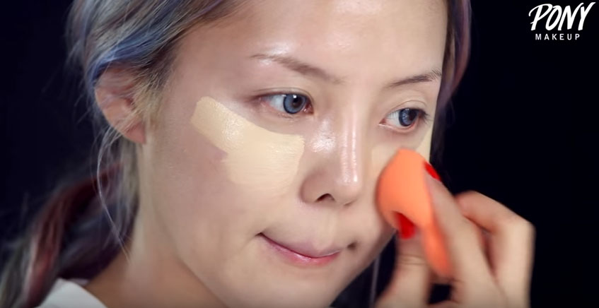你不認得這個韓國正妹，但等到她化妝完你就會大喊：「原來是你啊！」
