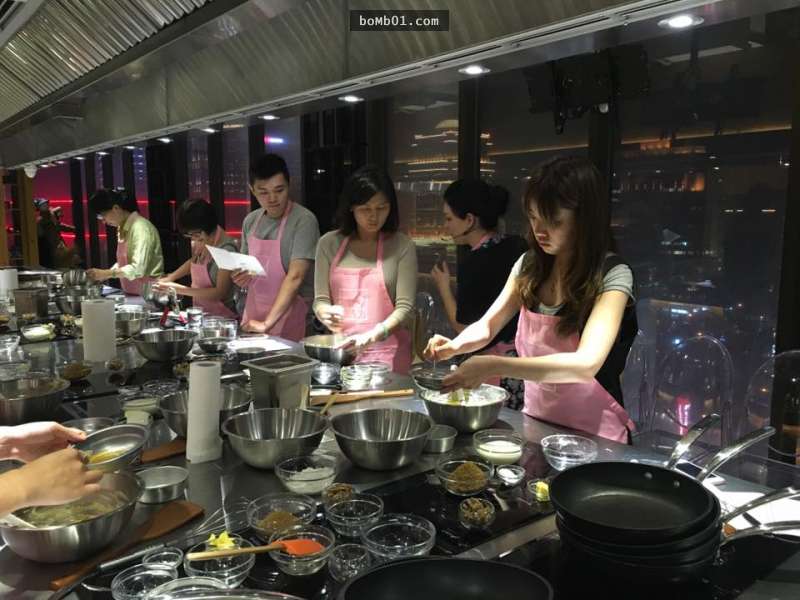 這間「9層樓的百貨」中竟然就有9間夜店,看到它們的內部就會知道為什麼連外國人都覺得狂啊!