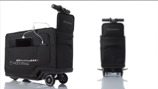 (有影片) 懶人福音!登機行李箱一秒變電動車 能收納還能「騎」