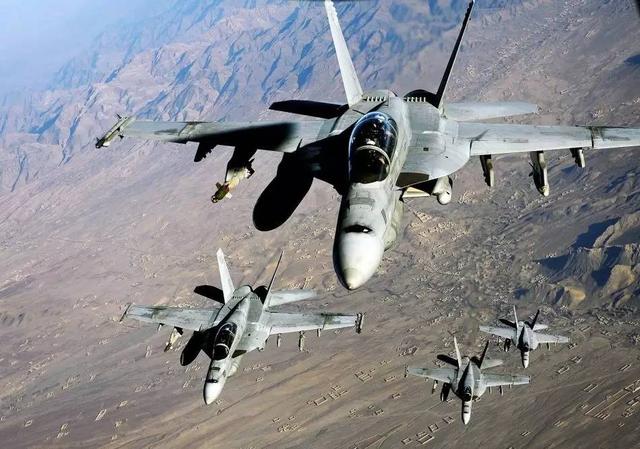 美海軍1700架飛機停飛航母也將再次“裸奔”! 原因卻異常尷尬