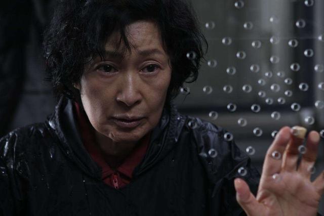 女兒,你知道嗎,媽媽沒有媽媽了