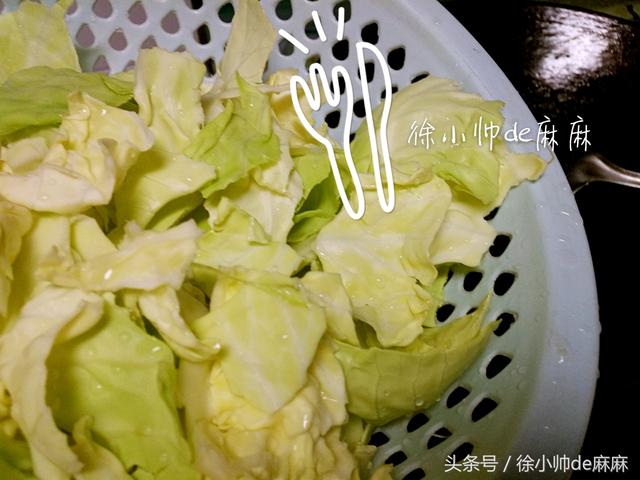 女人要多吃這個菜,這樣簡單炒好吃,常吃減少雀斑、緩解老年斑!