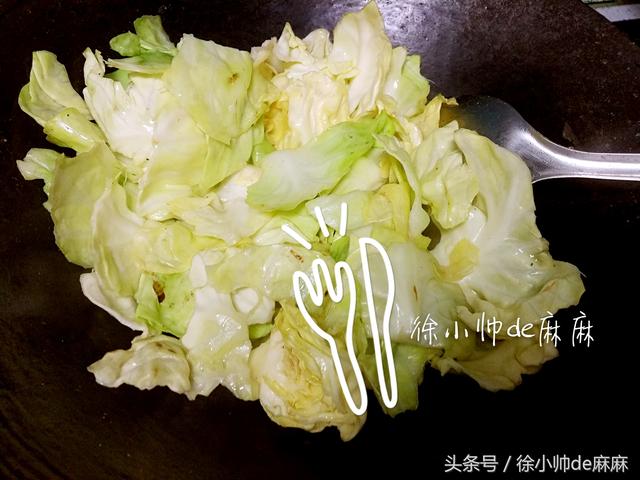 女人要多吃這個菜,這樣簡單炒好吃,常吃減少雀斑、緩解老年斑!