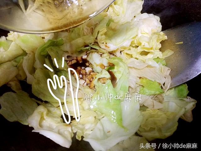 女人要多吃這個菜,這樣簡單炒好吃,常吃減少雀斑、緩解老年斑!