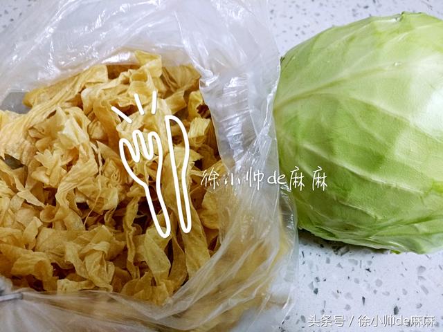 女人要多吃這個菜,這樣簡單炒好吃,常吃減少雀斑、緩解老年斑!