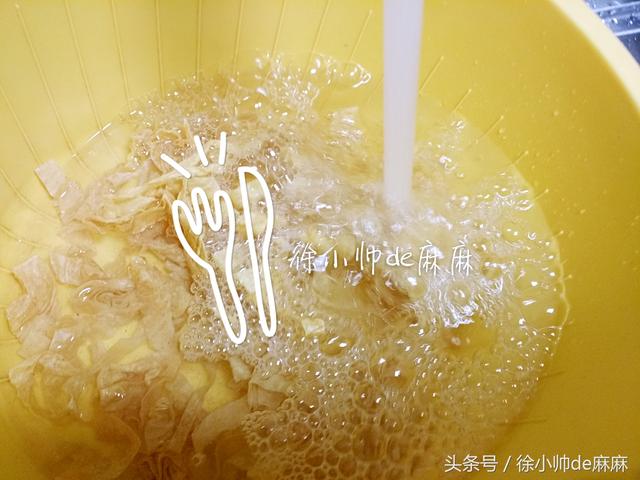 女人要多吃這個菜,這樣簡單炒好吃,常吃減少雀斑、緩解老年斑!
