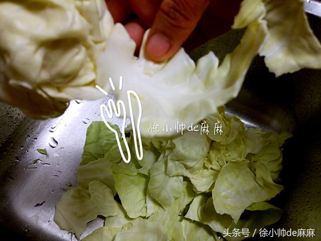 女人要多吃這個菜,這樣簡單炒好吃,常吃減少雀斑、緩解老年斑!