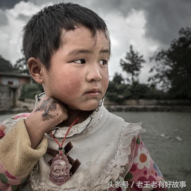 猴子總向人流淚,這事有些蹊蹺,等揭開猴皮,裡面竟是個孩子