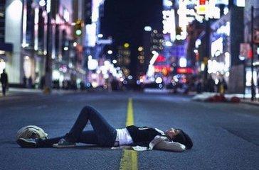 把新路慢慢走舊,把舊路慢慢走平。