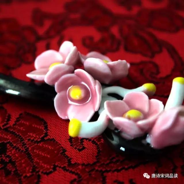 古詩詞裡的桃花:人面何處去,桃花笑春風