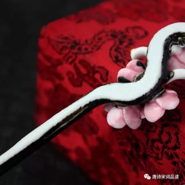 古詩詞裡的桃花:人面何處去,桃花笑春風