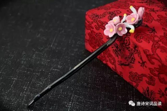 古詩詞裡的桃花:人面何處去,桃花笑春風