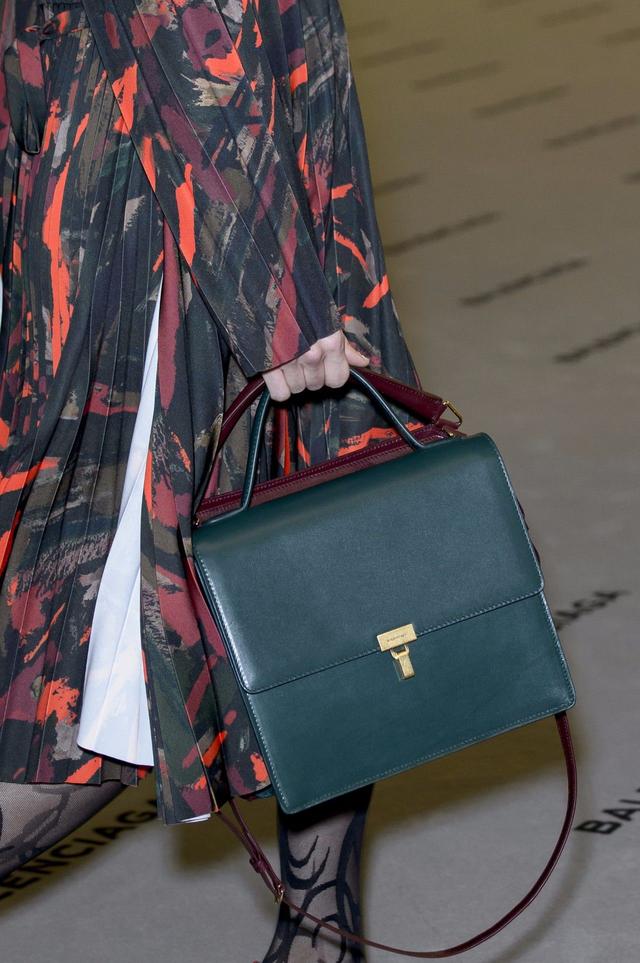 包包|17年巴黎時裝週頂尖品牌包包大盤點! Gucci家的一連串包包著實把我嚇壞了!