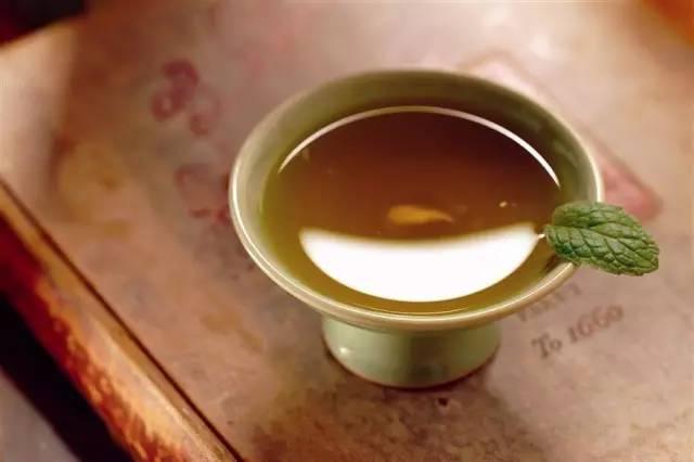 千萬不要用保溫杯裝這四種水,危害居然如此之大,已經有人出事了!