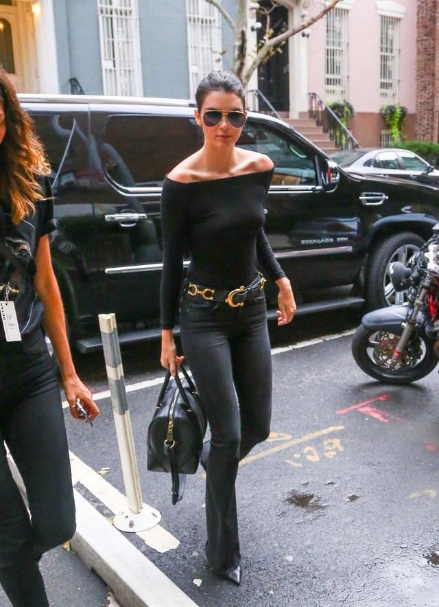 超模Kendall Jenner 親身示範50套私服穿搭