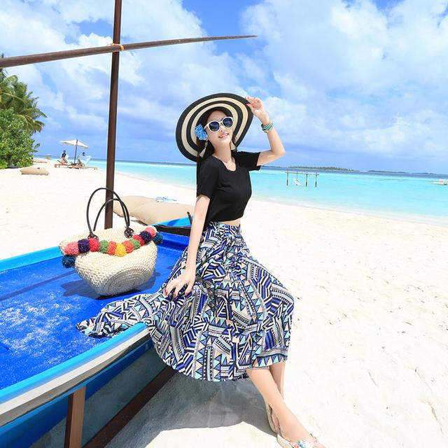 夏天去海邊度假肯定也必須要有一件飄逸長裙