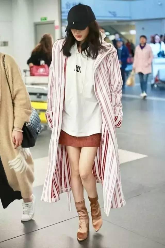 衛衣+裙子才是春天最火混搭組合! 要時髦更要女人味!