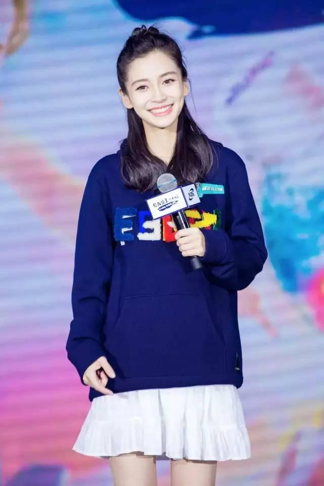 衛衣+裙子才是春天最火混搭組合! 要時髦更要女人味!
