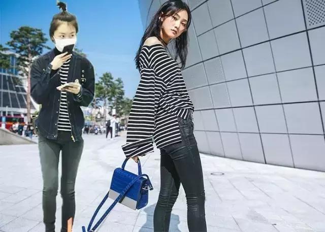 楊冪因一件條紋衫懟鄧超:撞衫不可怕,誰醜誰尷尬!