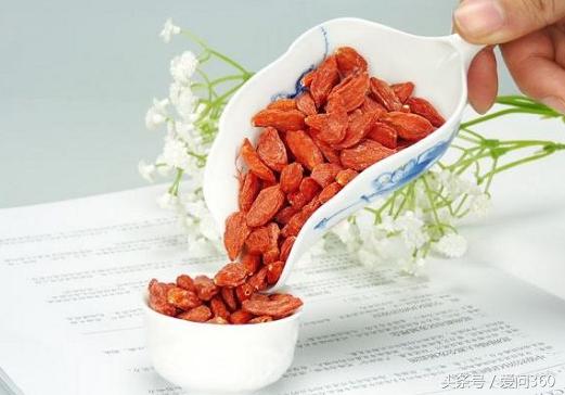 什麼時候吃枸杞子最好，每天吃多少粒？