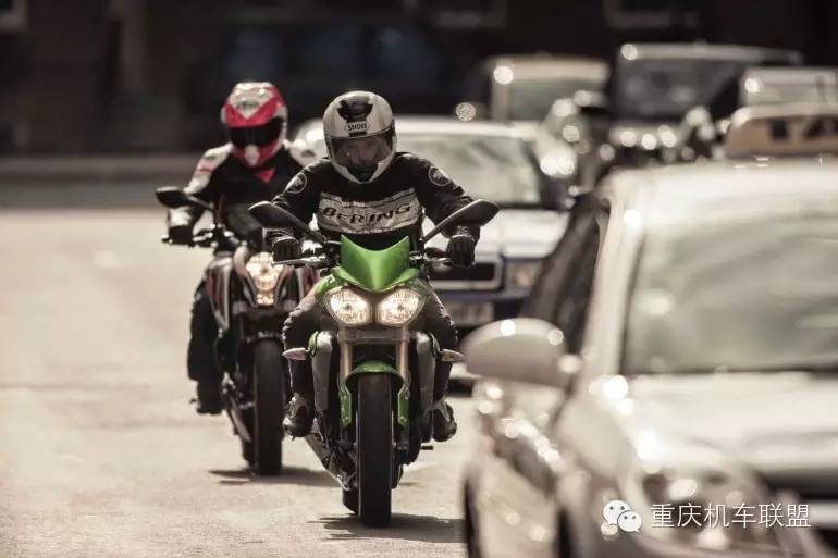 在城市摩托車騎行的10種技巧