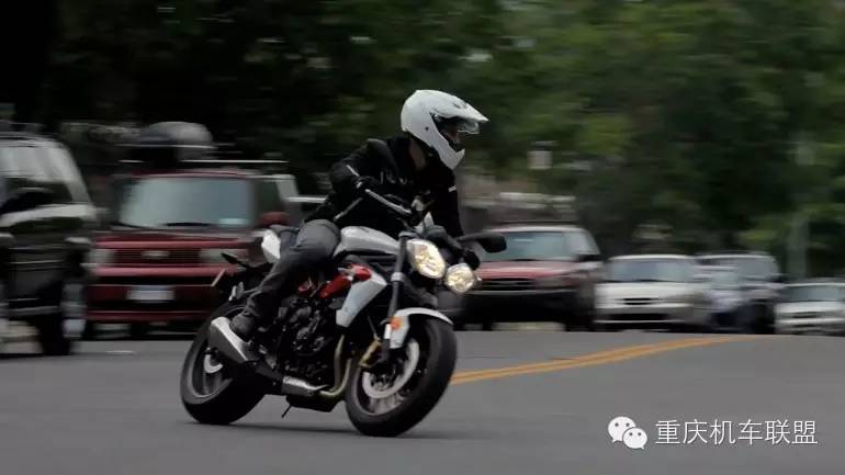 在城市摩托車騎行的10種技巧