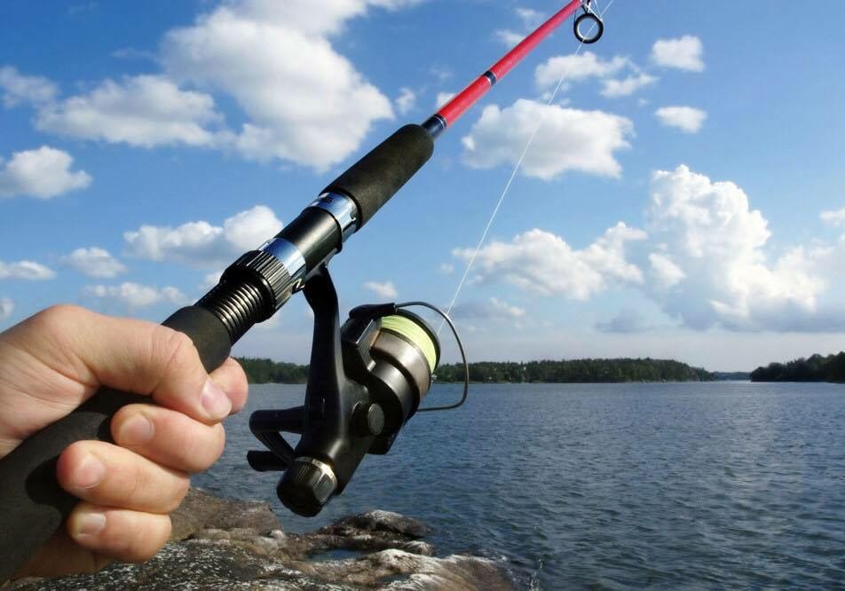漁夫：釣魚用硬竿還是用軟竿？軟竿與硬竿好壞解釋！