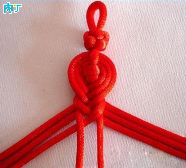 簡潔實用的紅繩手鍊的手工編織方法DIY圖解