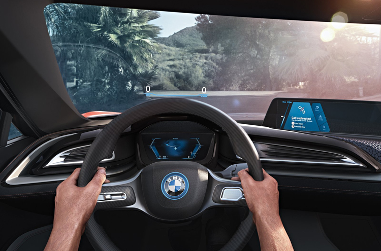 通通交給螢幕就對了！寶馬《BMW i Vision Future Interaction》&《i8 Mirrorless
