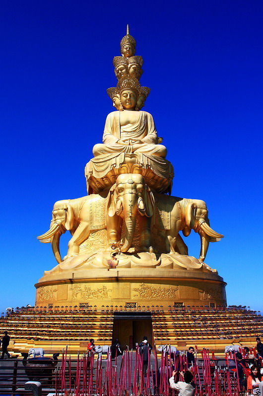 中國最美最殊勝的13尊大佛，轉發一次佛祖保佑您一輩子！