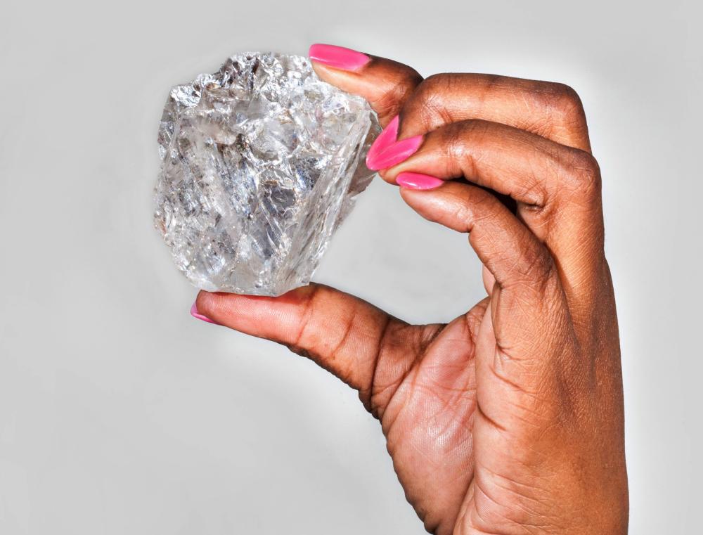 日前非洲礦場開採出了這顆「史上第二大的鑽石」，它的驚人克拉數和價值真的高到有點太瘋狂了...
