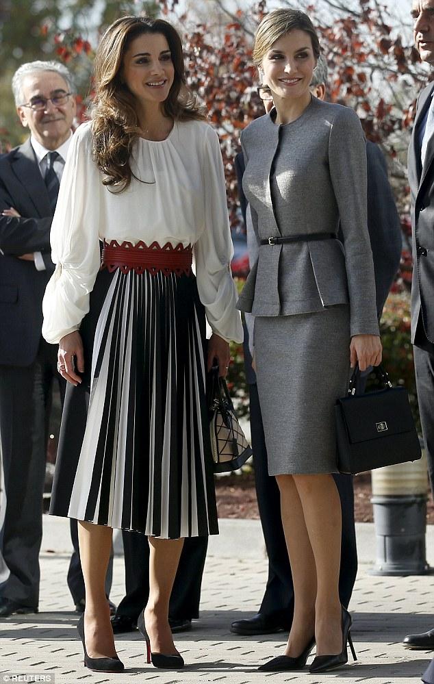 離婚再嫁入王室的歐洲最窮王后，如何穿出好品味？