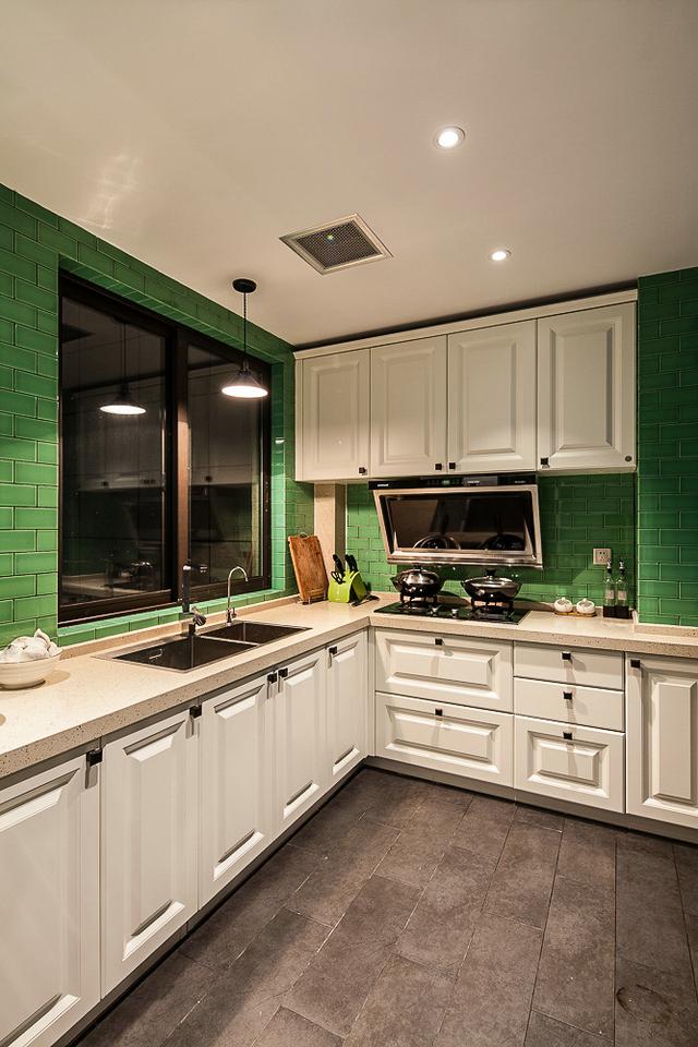 廚房牆磚就用這顏色，耐髒、漂亮又便宜！