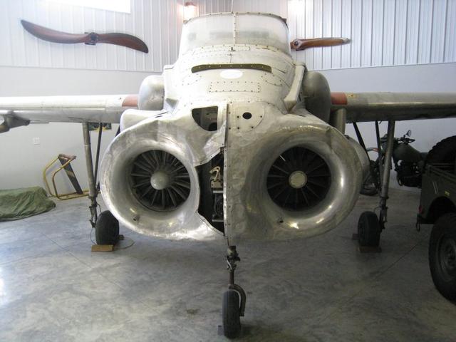 機鼻就像是豬鼻子的X-14飛機
