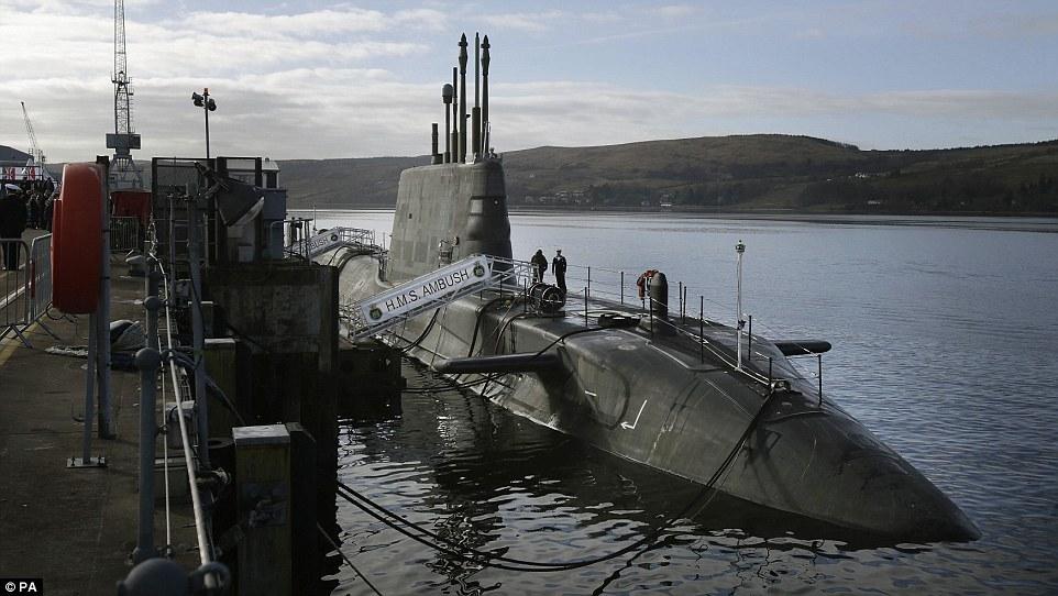 英國一核潛艇與商船相撞 核潛艇被撞壞