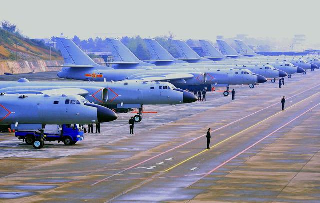 中國空軍戰鬥力到底有多強大？ 少將稱三千架戰機枕戈待旦