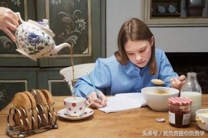 出現這三個症狀馬上去做胃鏡別耽誤,要警惕胃癌的可能