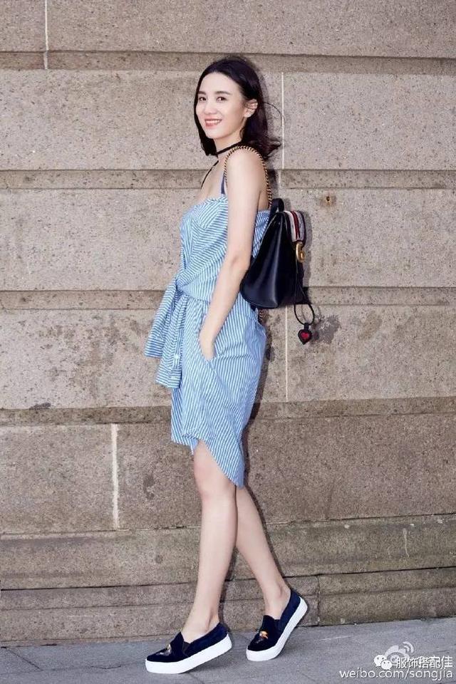 連衣裙+平底鞋,春夏最美搭配!
