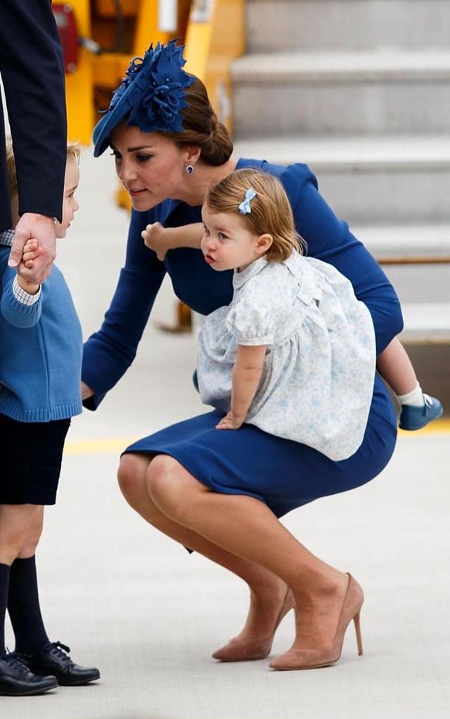 英國夏洛特小公主兩歲了！ 媽媽說她是“愛馬士”