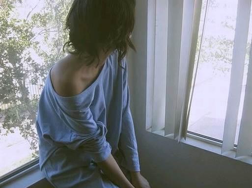心情悲傷絕望的女生說說短句:其實我也很脆弱