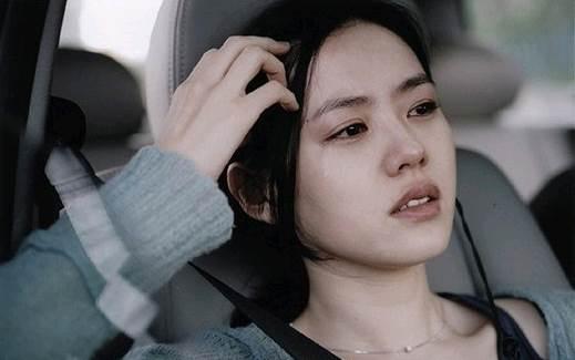 心情悲傷絕望的女生說說短句:其實我也很脆弱