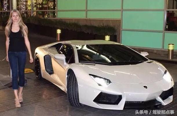 烏克蘭超模15歲出道,擁有50多輛超跑,背後的故事讓人佩服!