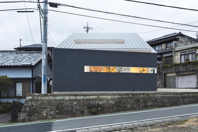 日式極簡居家！ 日本靜岡梯形木質感白繫住宅
